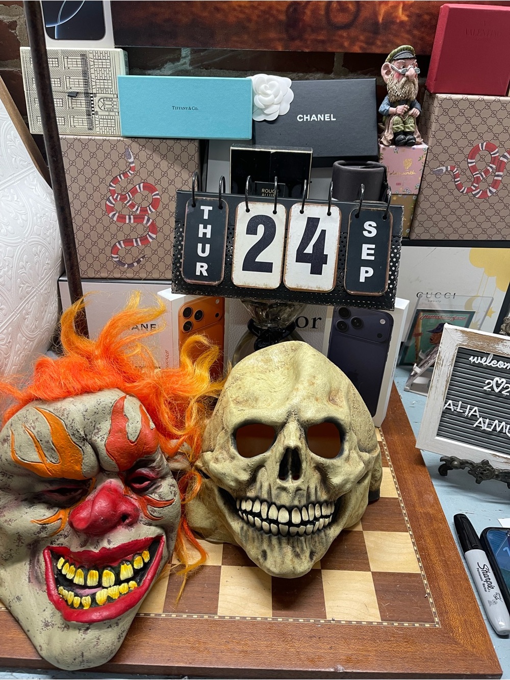 Vintage Scary Twisted Clown & skull ☠️